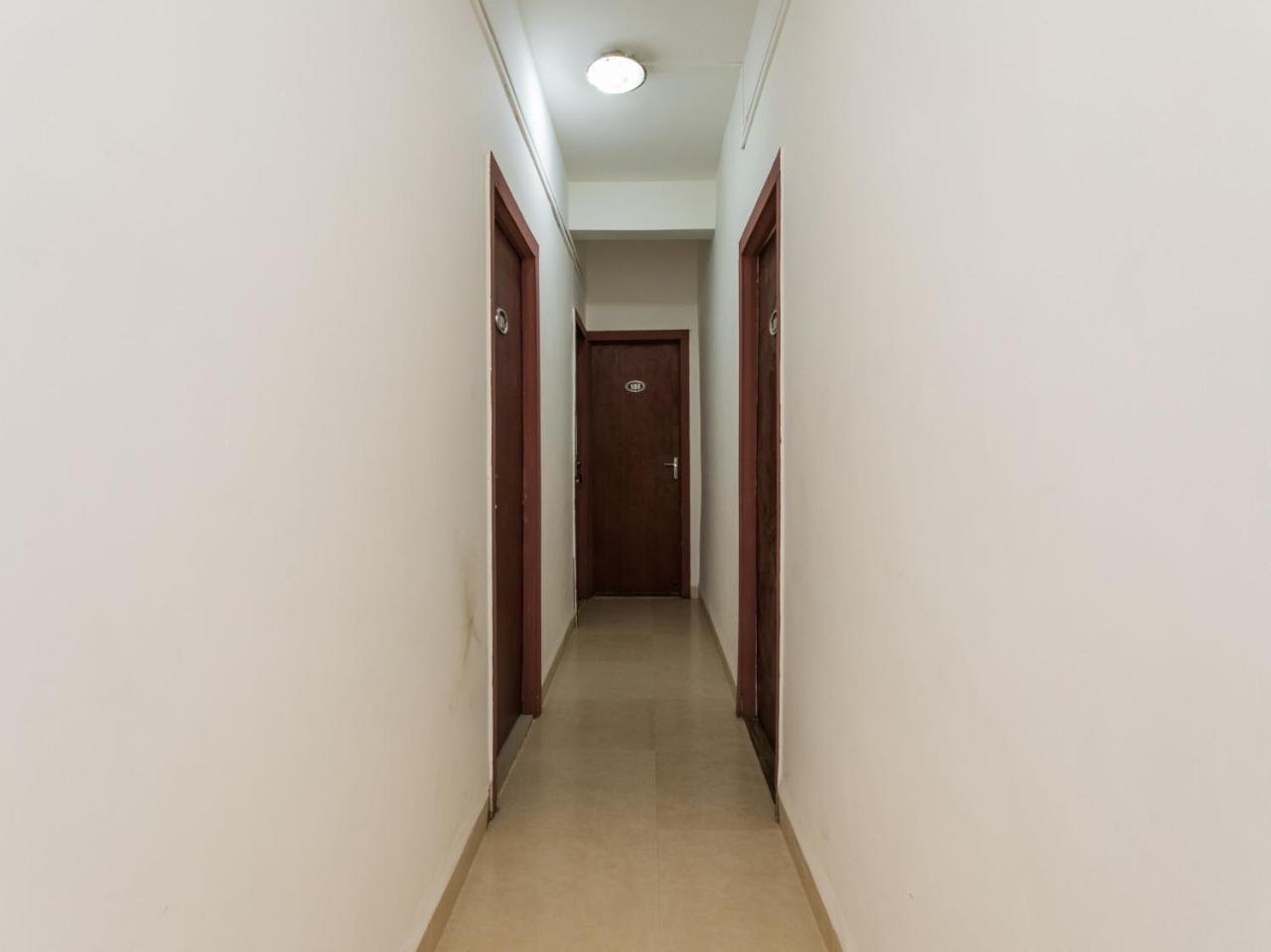 Oyo 14856 Resort Raghav Palace Indore Esterno foto
